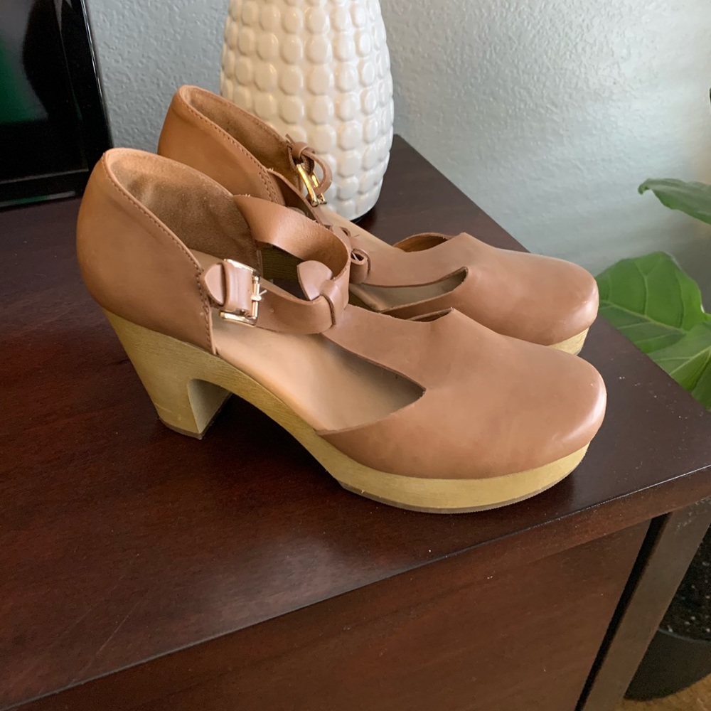 Old navy clogs